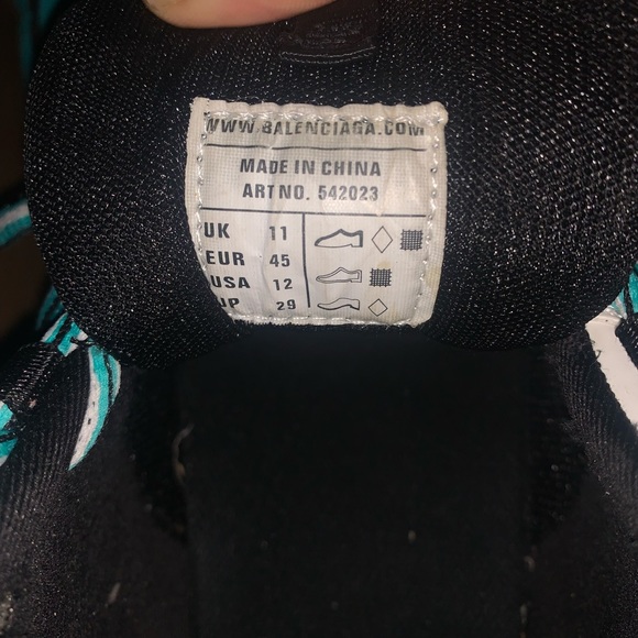 BALENCIAGA worn - Picture 4 of 4